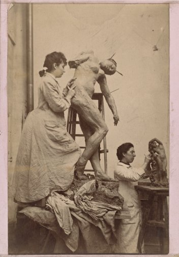 William Elborne, Camille Claudel modelant Sakountala et son amie Jessie Lipscomb dans leur atelier, 1887, © Musée Rodin